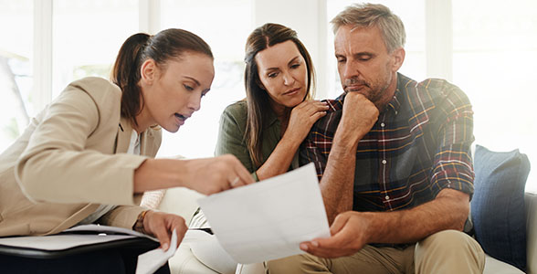 Securian-image Woman advising couple